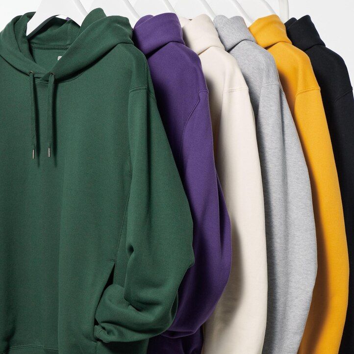 uniqlo pulover s kapuco za moške črne barve