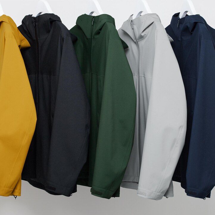 moške jakne uniqlo blocktech 3d cut olivne barve