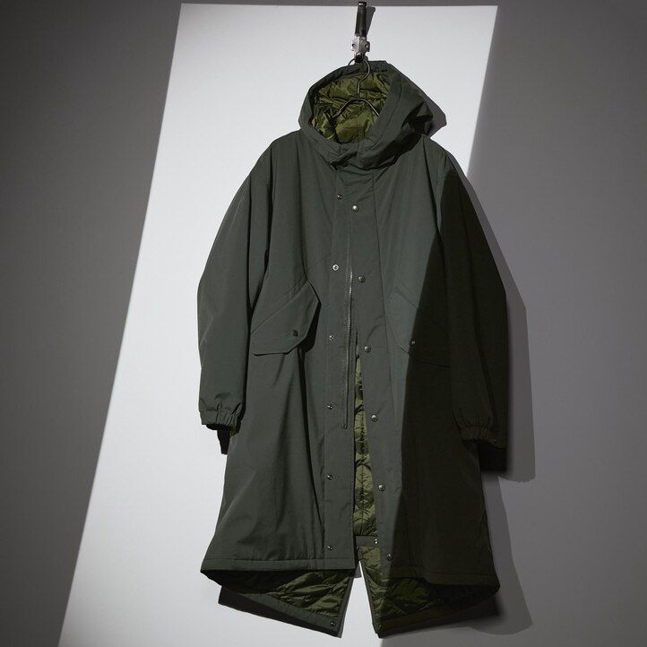 temno sive moške tople podložene jakne uniqlo heattech