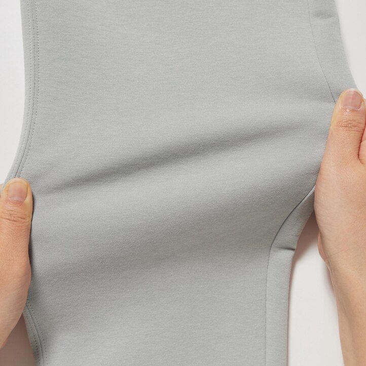 svetlo sive moške hlače za prosti čas uniqlo dry stretch