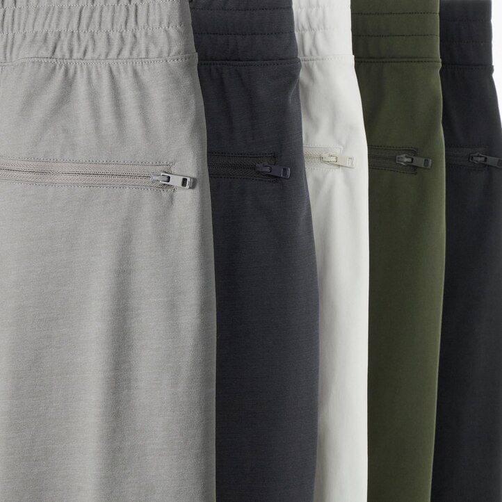 moške uniqlo ultra stretch dry ex joggers temno sive