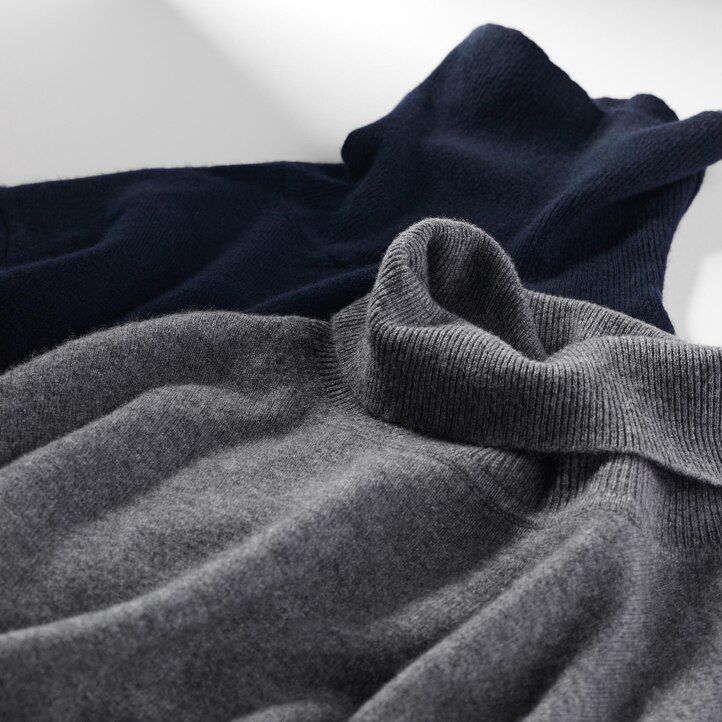 moški puloverji uniqlo iz 100 šmirja v bordo barvi