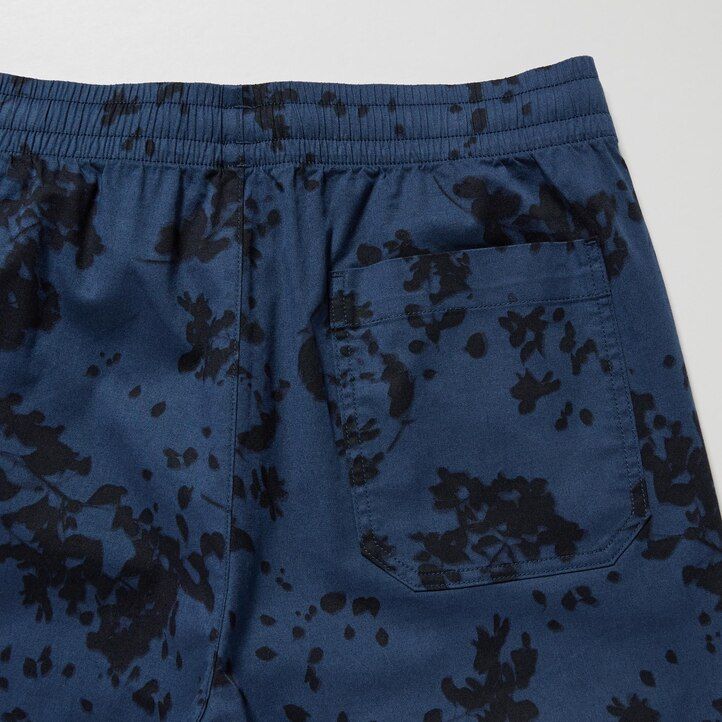 moške hlače uniqlo dry stretch z vzorcem listov easys zelene barve