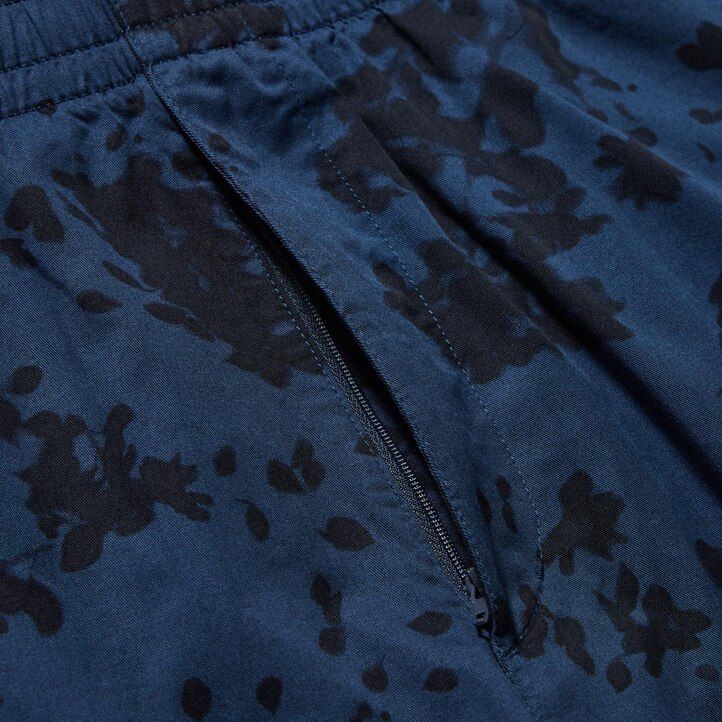 moške hlače uniqlo dry stretch z vzorcem listov easys zelene barve