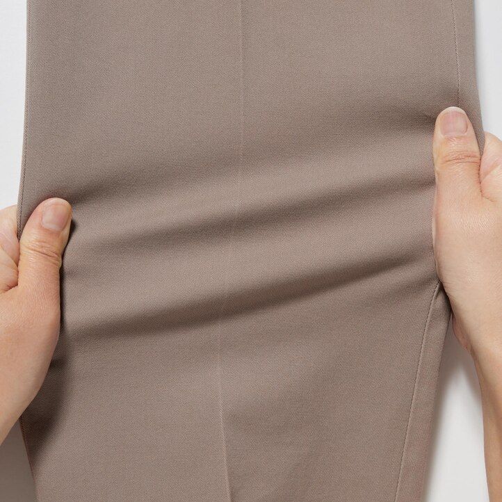 moške hlače uniqlo smart cotton do gležnjev bele barve