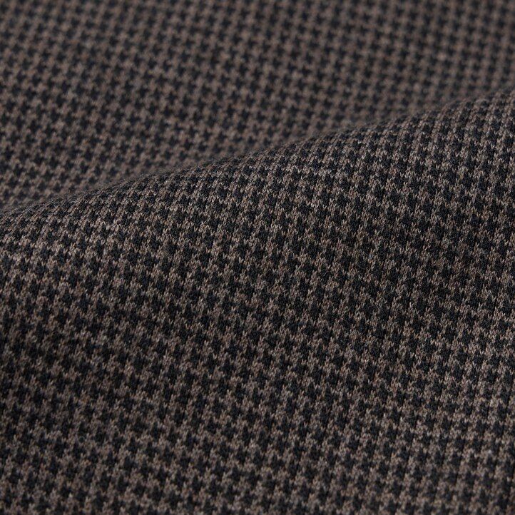 temno rjave moške elegantne hlače uniqlo houndstooth do gležnjev