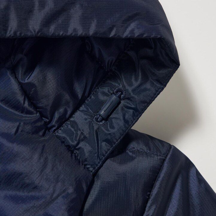 Ženske ultra lahke puhove jakne uniqlo mornarsko modre barve