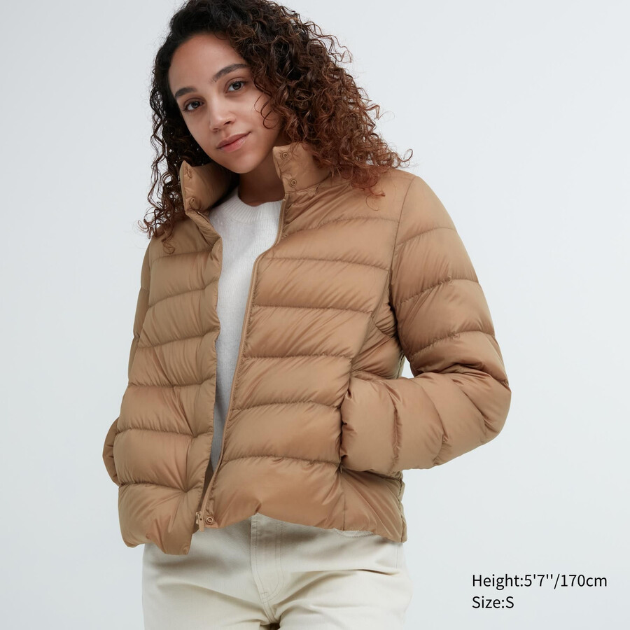 uniqlo ultra lahke puhove ženske jakne bež barve