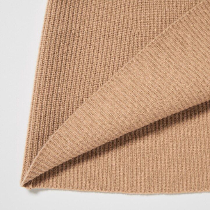 bež ženski mini puloverji uniqlo premium iz jagnječje volne