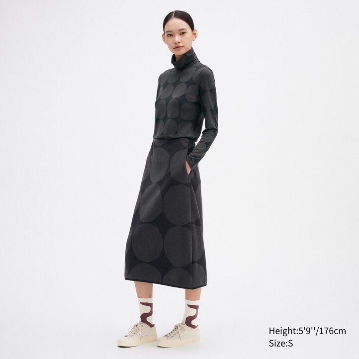temno sive termo majice z rokavi in potiskom uniqlo heattech